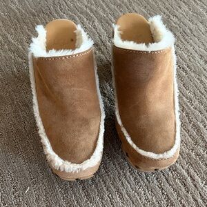 Ugh Shearling-Lined Tan Women's Clogs